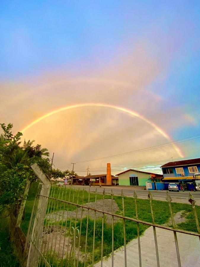 Apartamento em chácara próximo as praias com piscina e quiosque. Sao Francisco do Sul Exterior foto